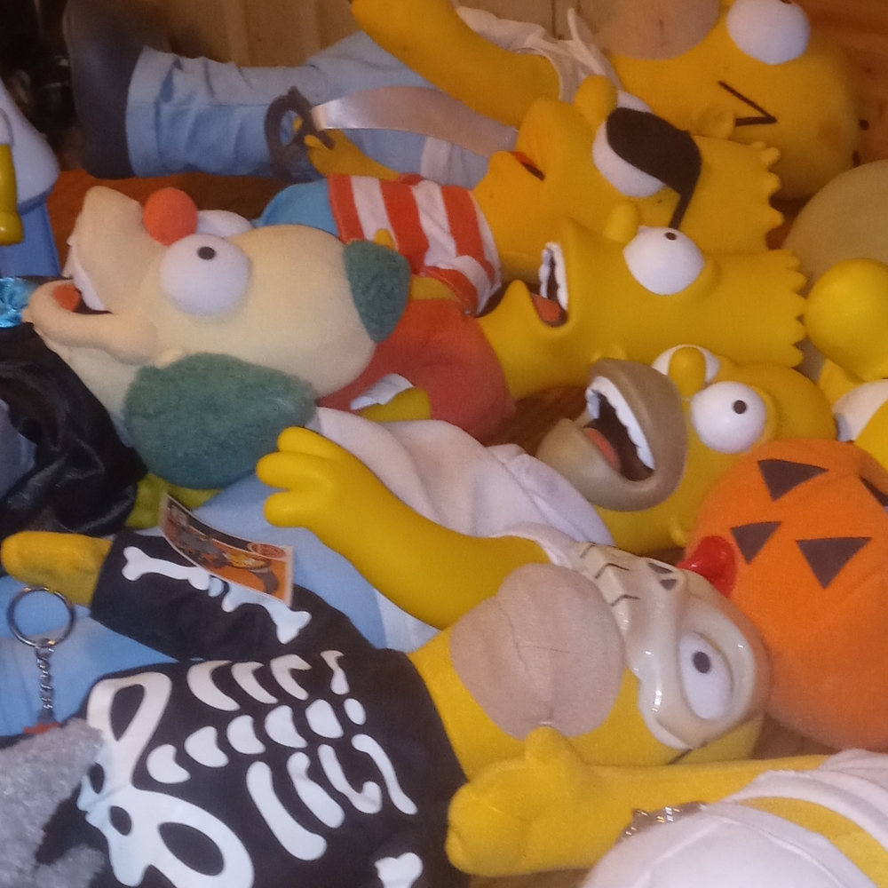 Huge Simpsons Collection - Picture 2 of 5